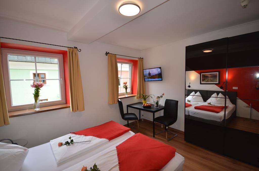 Hotel Traube Zell am See Oda fotoğraf