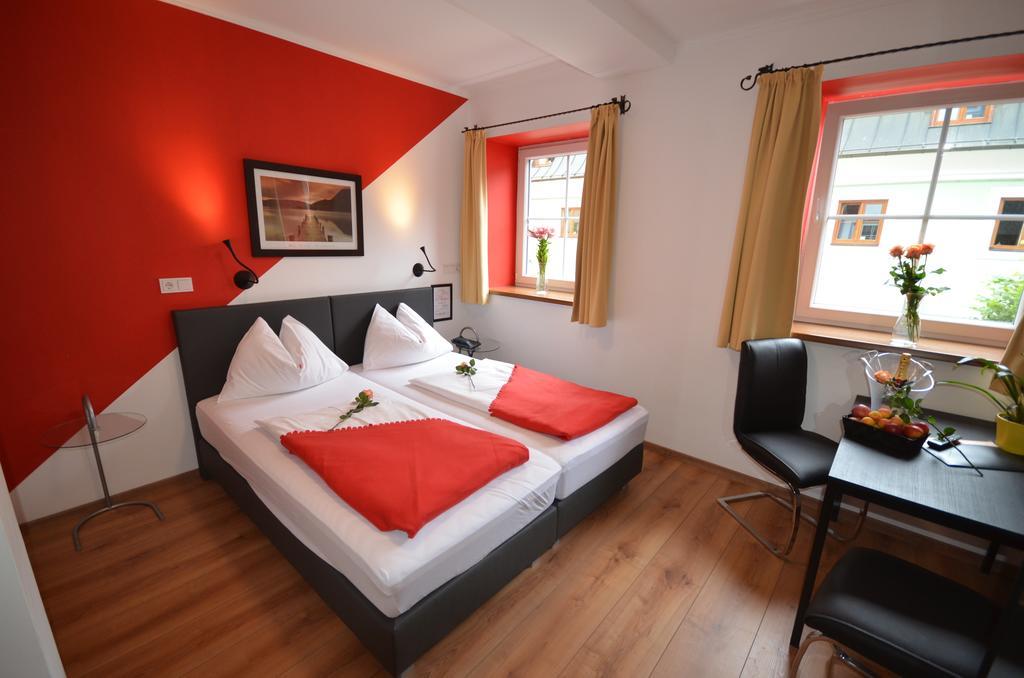 Hotel Traube Zell am See Oda fotoğraf