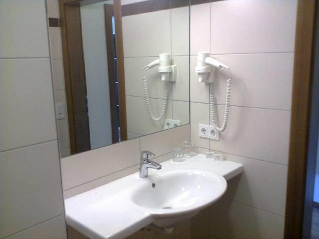 Hotel Traube Zell am See Oda fotoğraf